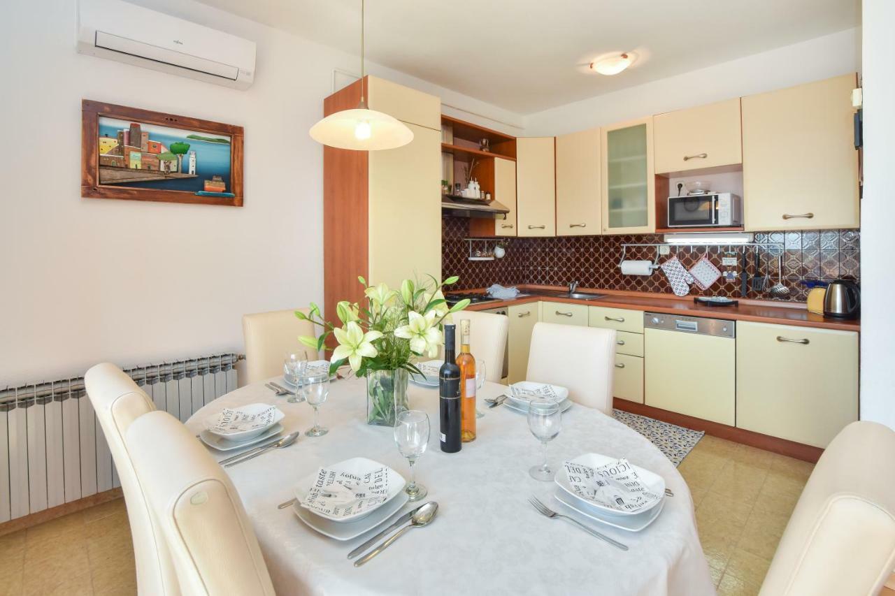 Apartment Bezic Kaštela Kültér fotó